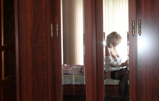 Бывшая стриптизёрша трясёт прелестями у шеста и в койке 25  картинка xxx смотреть