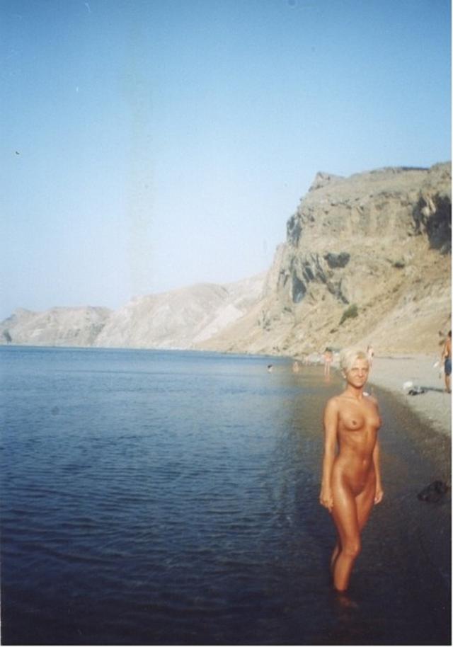 Спортивные девчонки не стесняются раздеваться на пляже 28  картинка xxx смотреть