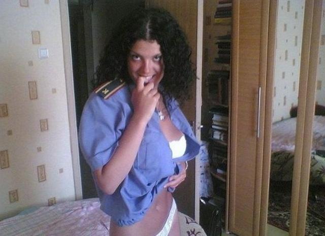 Молодые красотки в униформе сняли собственные фото 5  картинка xxx смотреть