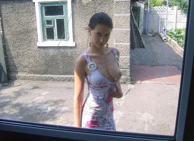 Деревенские простушки развлекаются голышом во дворе 10  картинка xxx смотреть