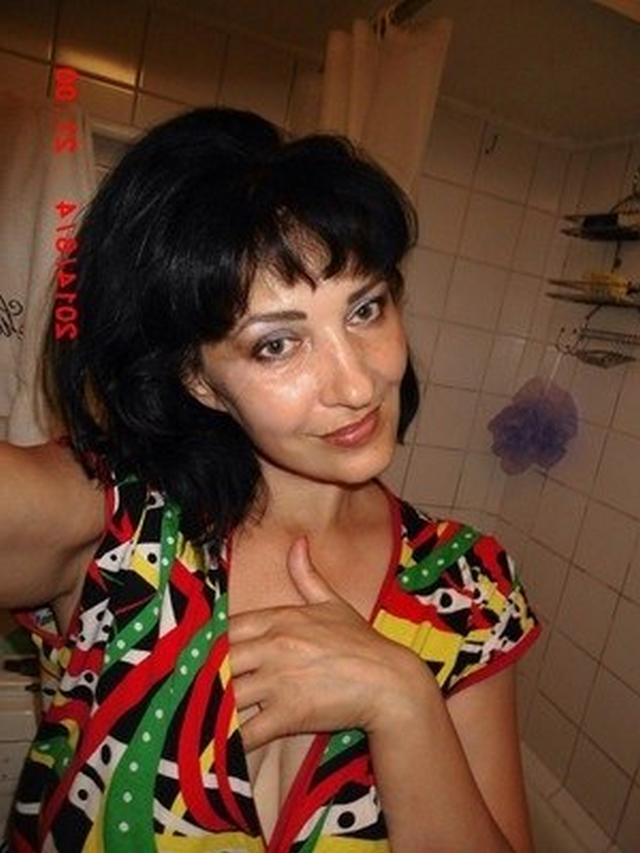 Прекрасные зрелые телки в чулках умеют танцевать стриптиз 2  картинка xxx смотреть