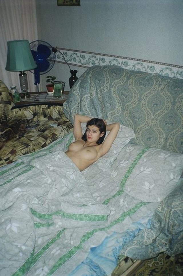 Голые девки соблазняют своими бритыми письками и расставленными ножками 27  картинка xxx смотреть