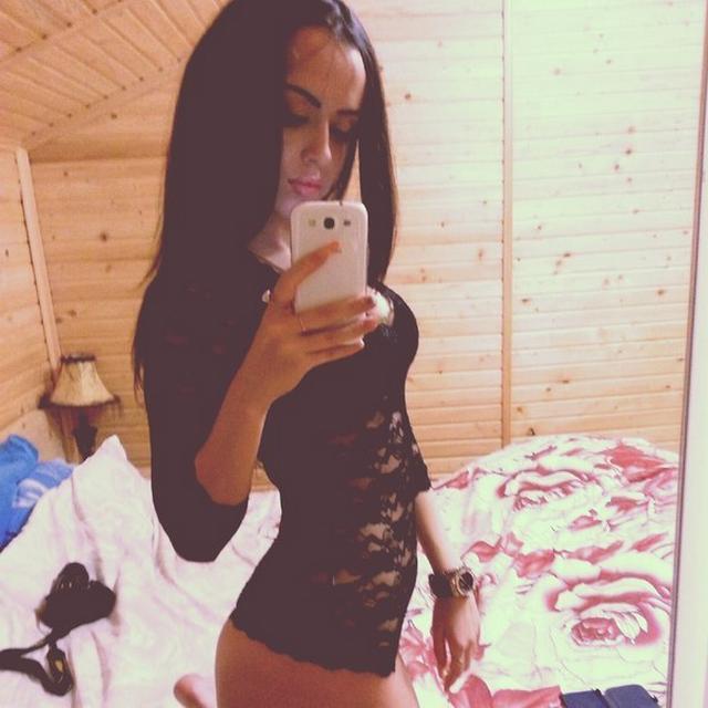 Сексуальная Карина в одежде и без одинаково возбуждает 11  картинка xxx смотреть