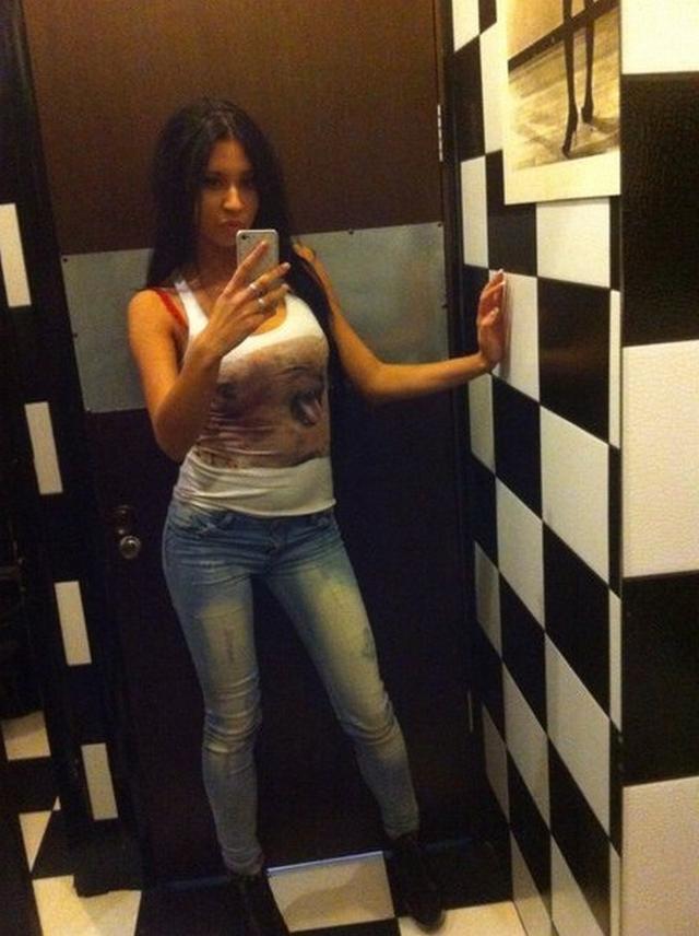 Сексуальная Карина в одежде и без одинаково возбуждает 13  картинка xxx смотреть