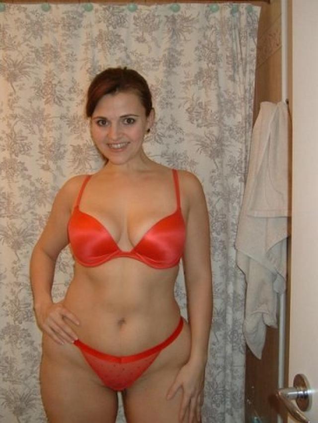 Классные женщины с огромными натуральными буферами на пляже и дома 24  картинка xxx смотреть