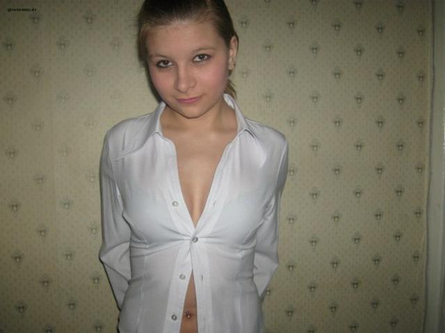 Страстная рыжая студентка раздевается до трусиков 8  картинка xxx смотреть