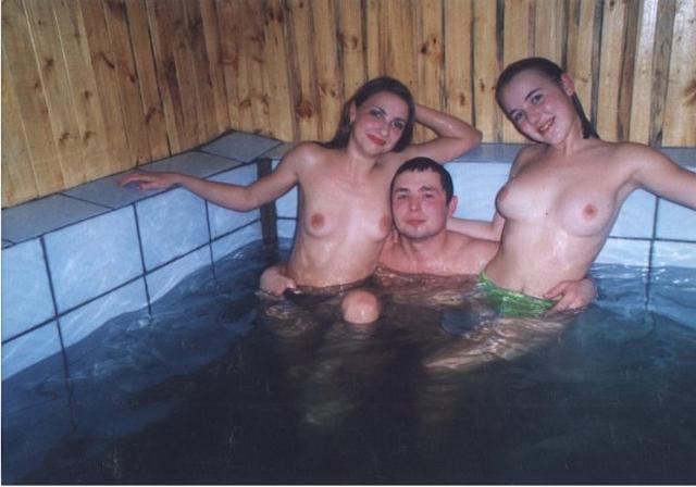 Голые девчонки в бане готовы жариться в разных позах 2  картинка xxx смотреть