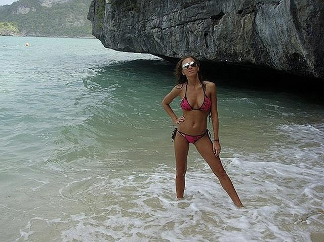 Красотки на пляже могут ходить в трусиках и без 7  картинка xxx смотреть