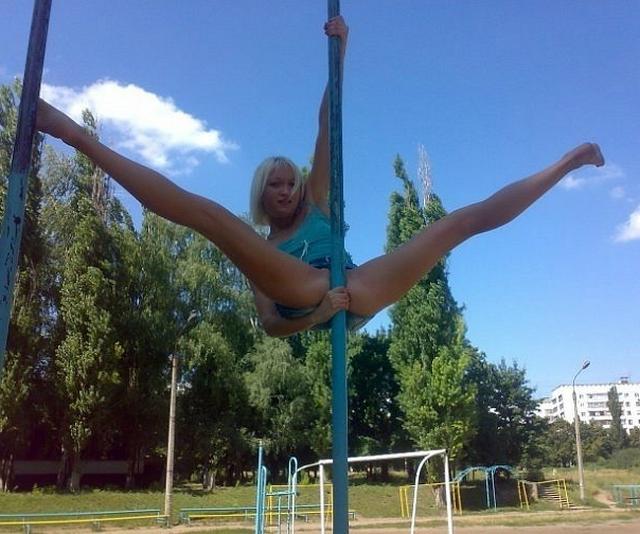 Спортивные красотки могут позволить трахнуть себя на шпагате 1  картинка xxx смотреть